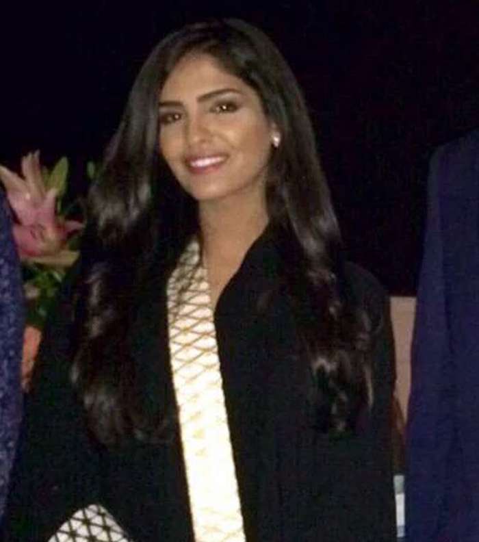 إستوحي إطلالة مميزة من موديلات وفساتين اميرة الطويل