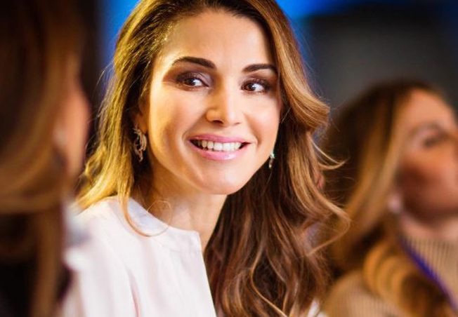 حيل ذكية تعتمدها الملكة رانيا لتبرز جمال شعرها