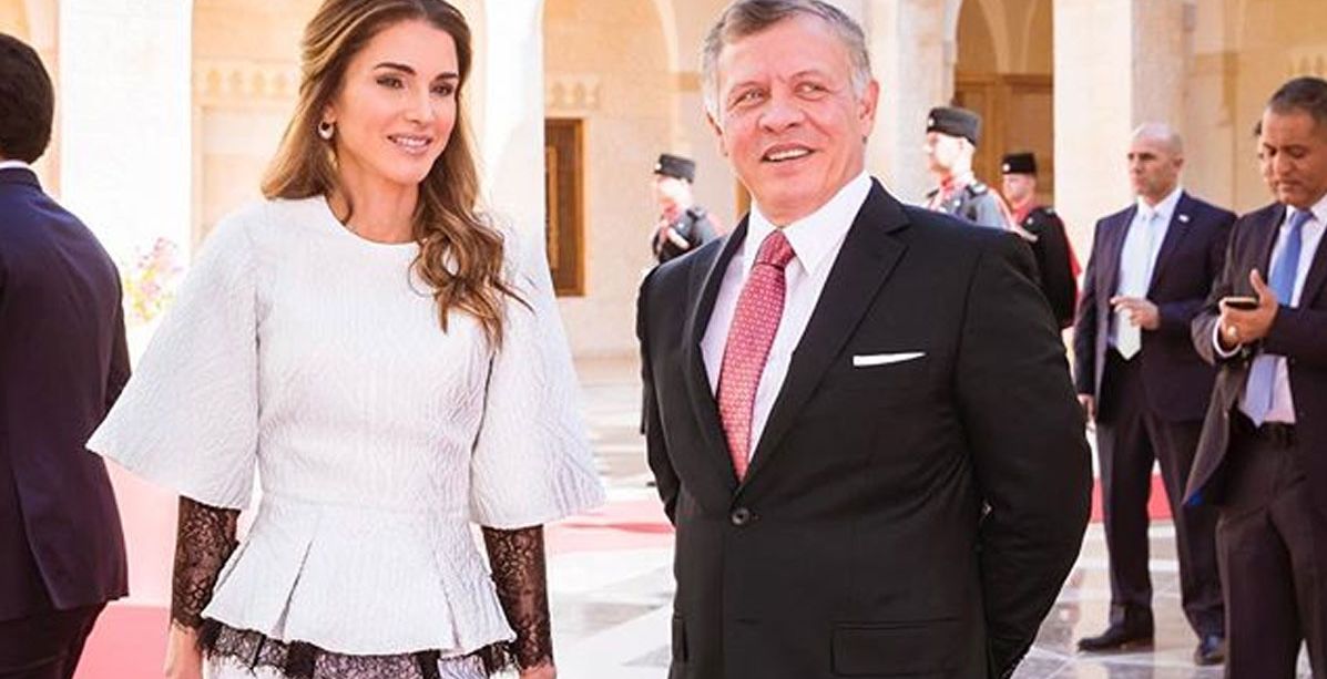 لحظات رومنسية بين الملكة رانيا وزوجها