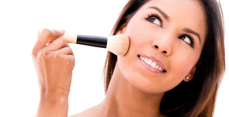 تحديد الوجه بالمكياج