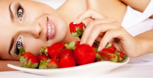 مأكولات تفيد البشرة