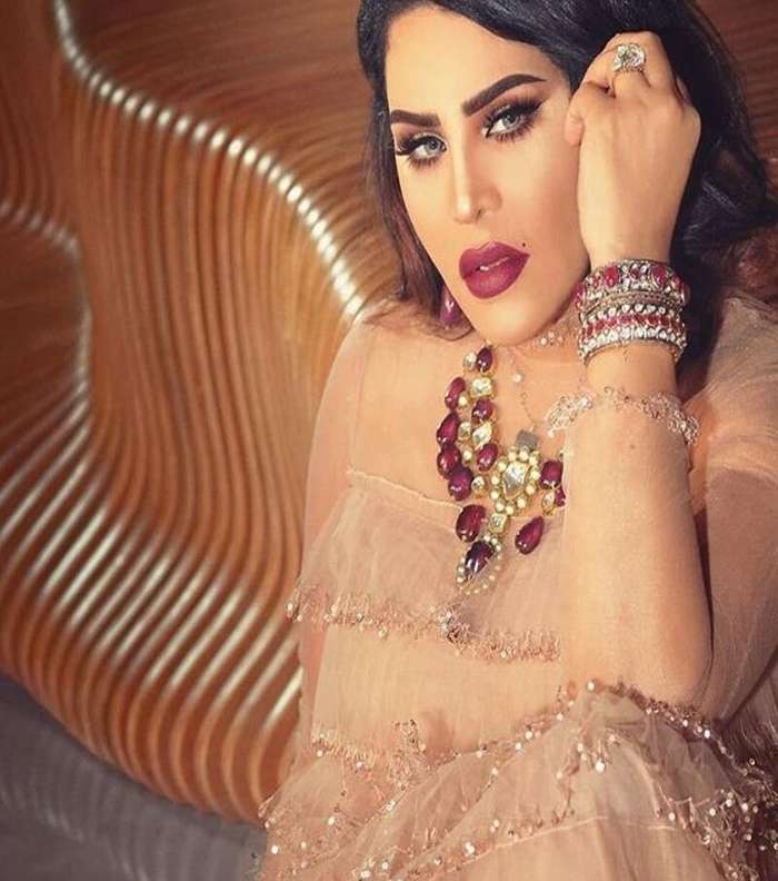 صور اجمل فساتين احلام الشامسي الجديده