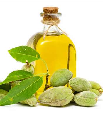 الخطوة الأولى: زيت اللوز