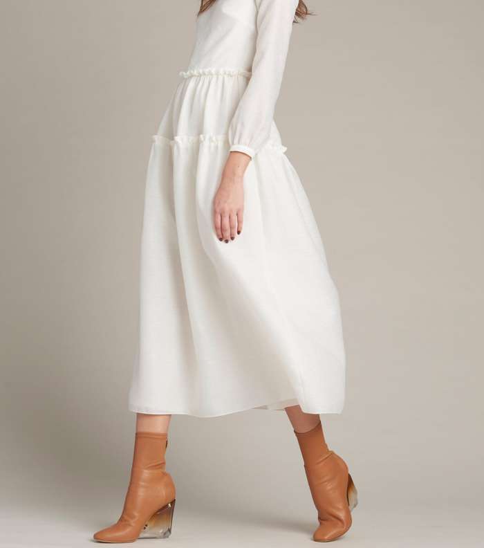 موضة الابيض والفستان بقصة الـ A Line من مونيك لوييه