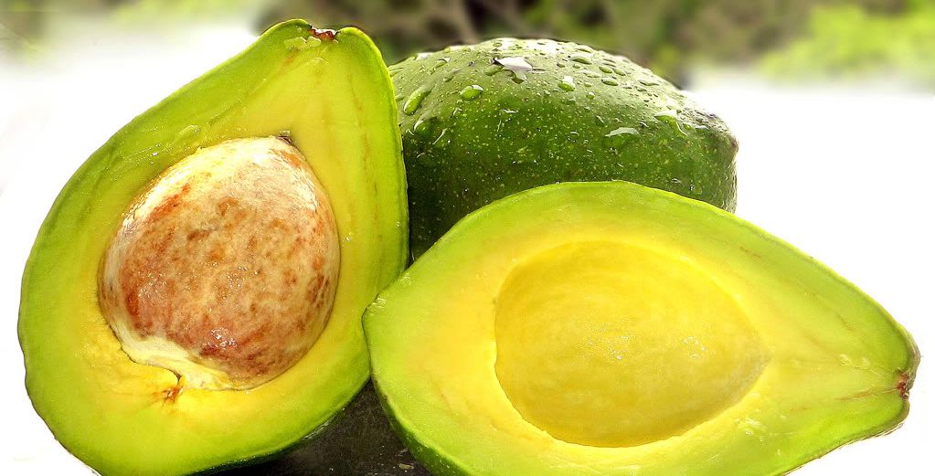 خلطة الأفوكادو لبشرة مشرقة قبل الزفاف