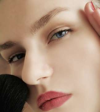 أبرزي خدودك مع Lancome