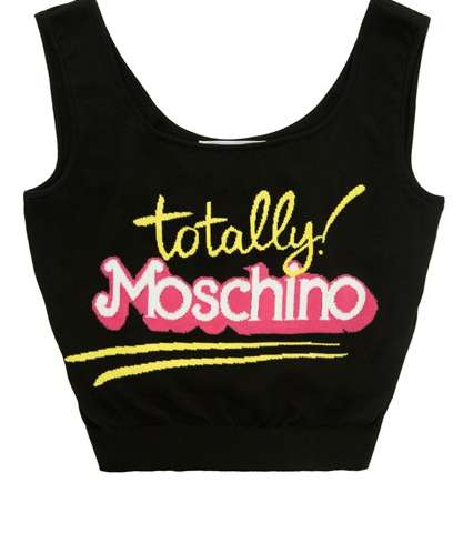 من التصاميم التي نتوقّع أن تنتشر في عالم الموضة، توب موسكينو القصيرة