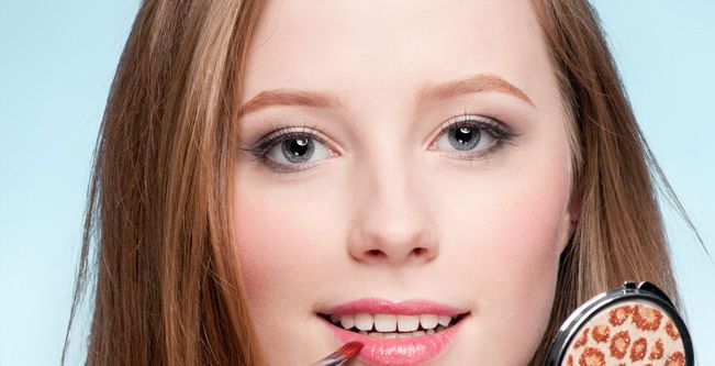 لوّني شفاهك بحيوية