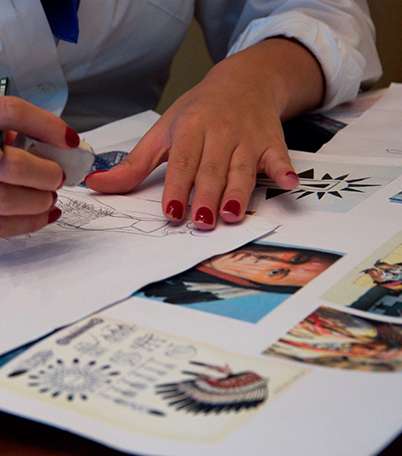 عودة كلية لندن للأزياء إلى الشرق الأوسط في مايو المقبل 