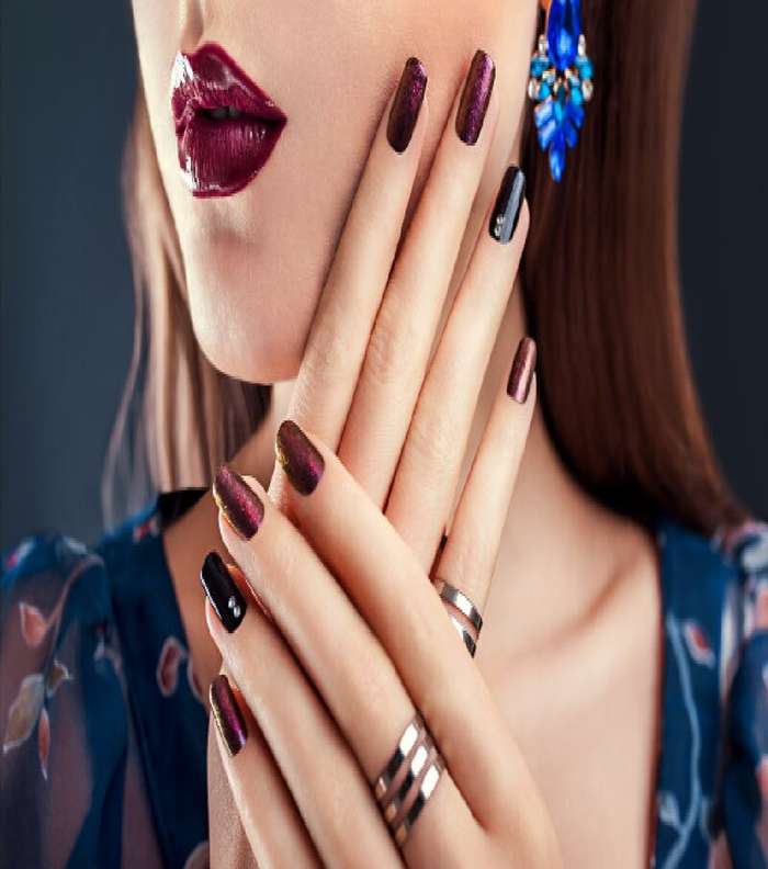 صور اجمل طلاء اظافر بنفسجي