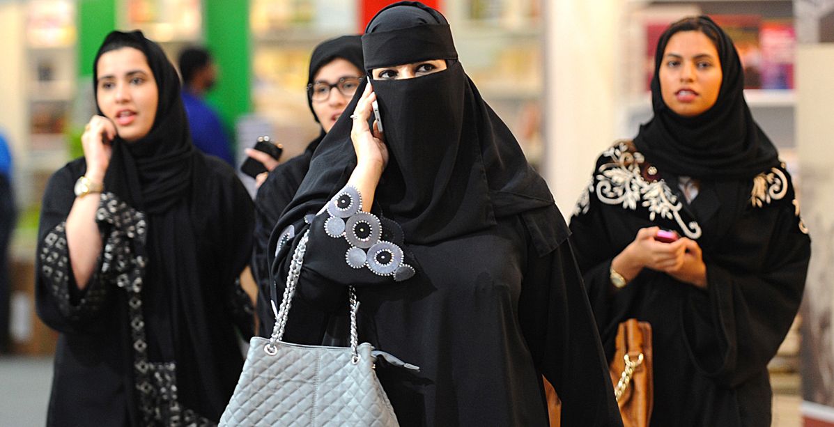 متى يحق للمرأة العمل ليلاً في السعودية؟