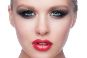 بالصور أدوات ماكياج الشفاه الأومبري