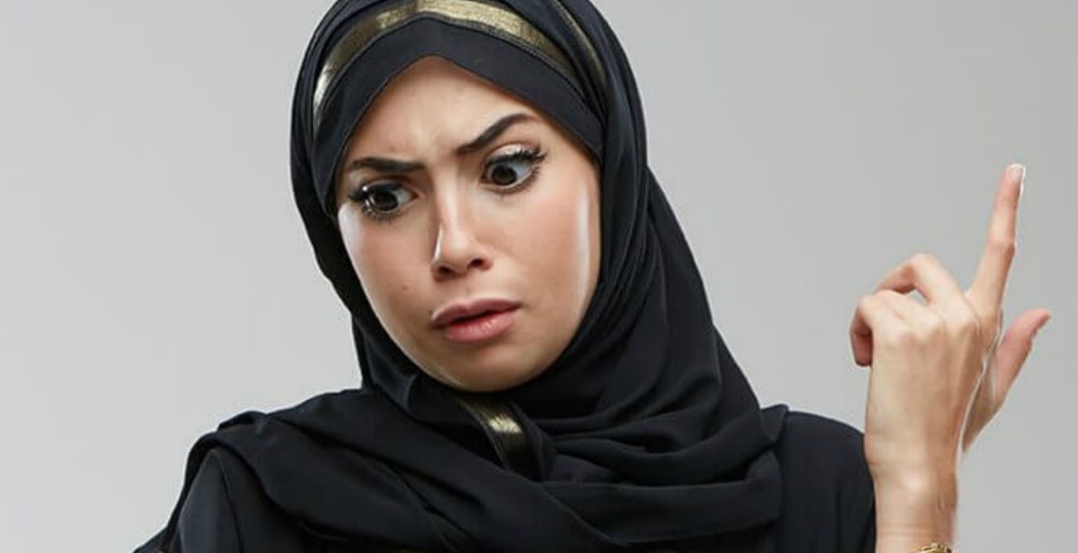 دارين البايض تمهد لظهورها من غير حجاب، فماذا قالت؟ 