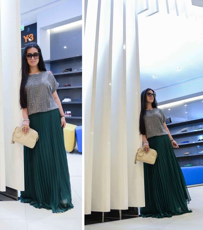 تنورة مثنية ماركة بول آند جو وكنزة ماركة Day Bircker ونظارات شمسية ماركة Linda Farrow من بوتيك 1