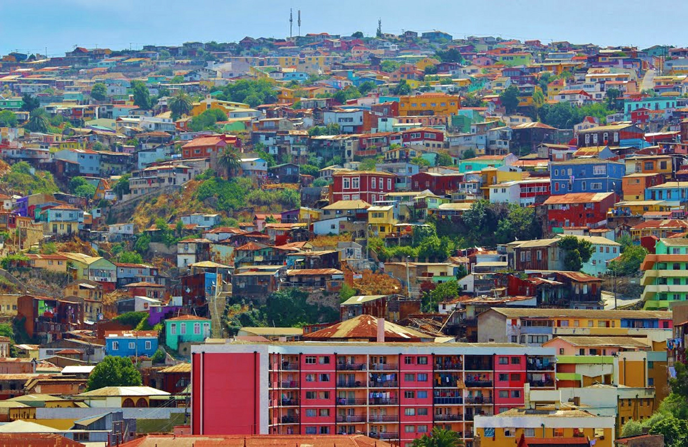 Valparaiso مثال لتشيلي المتلوّنة 