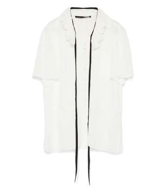 اعتمدي موضة القميص بالياقة الكلاسيكية من زارا