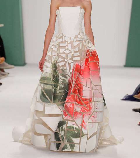 من الفساتين التي نتوقع رؤيتها في مناسبات 2015، فستان Zac posen المطبع