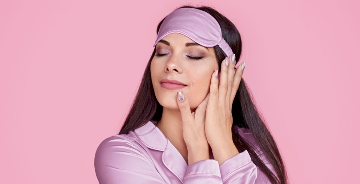 عادات مسائية سيئة تقضي على بشرتك من دون أن تعلمي