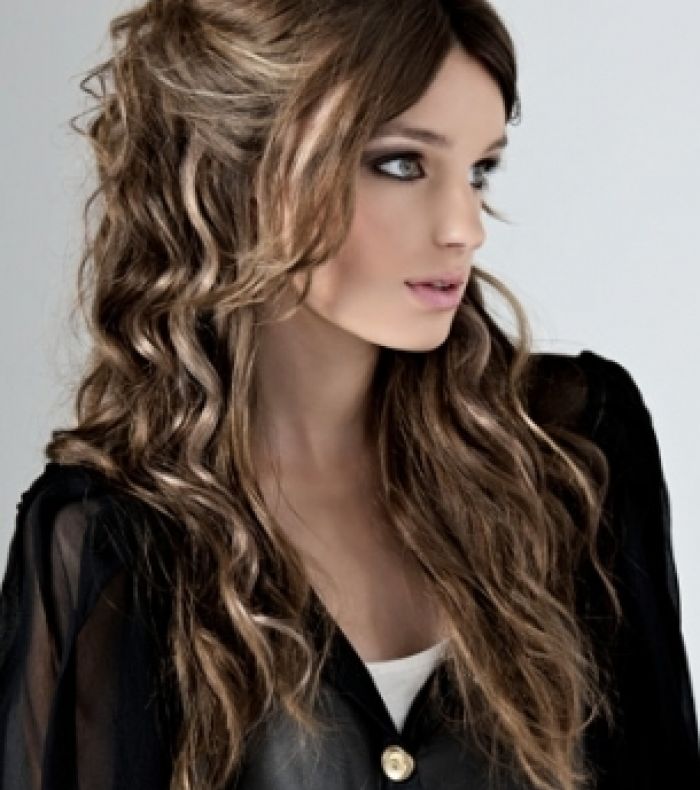 تسريحة الشعر نصف مرفوع