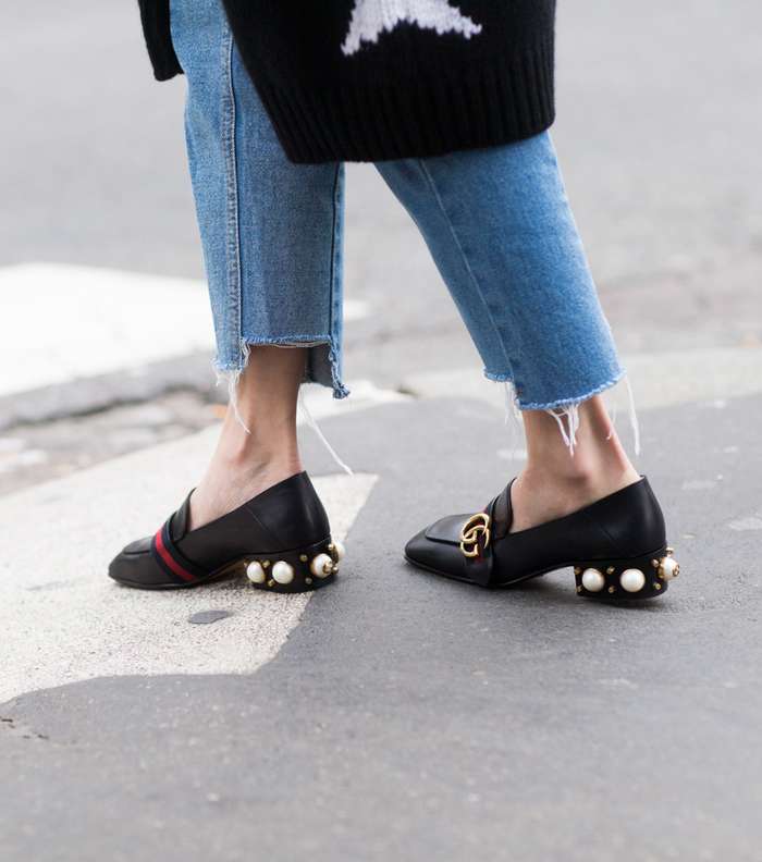 موضة احذية الـ Loafer من قوتشي مع كعب اللؤلؤ من شوارع ميلانو