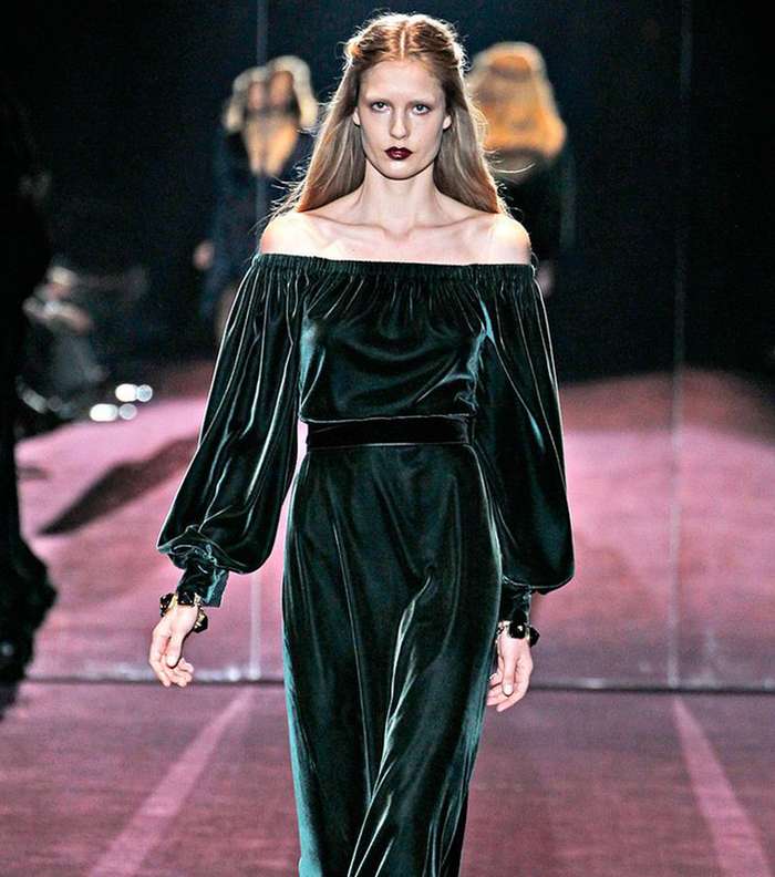 تألقي بفساتين مخمل 2016 من أشهر دور الأزياء