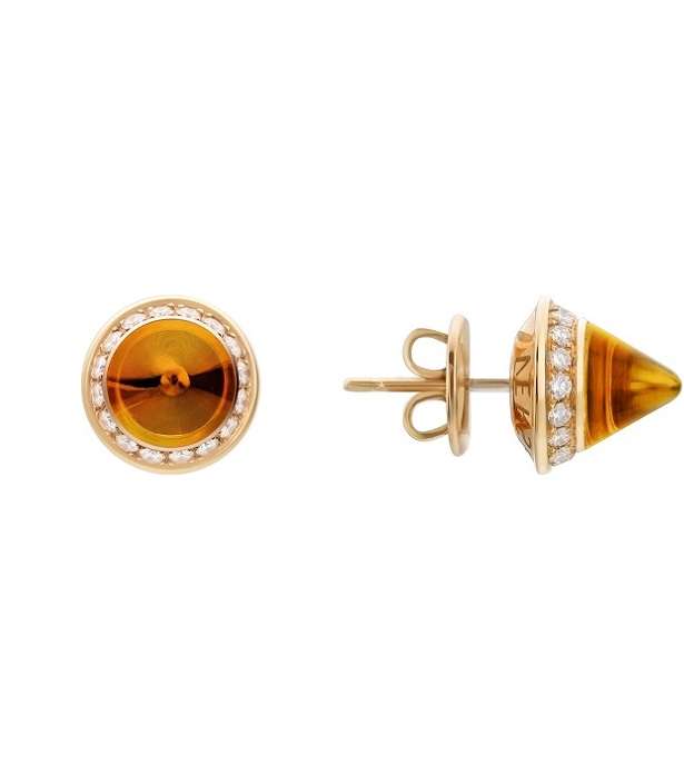 إحصلي على إطلالات مميزة مع مجموعة Virya من علامة Versace