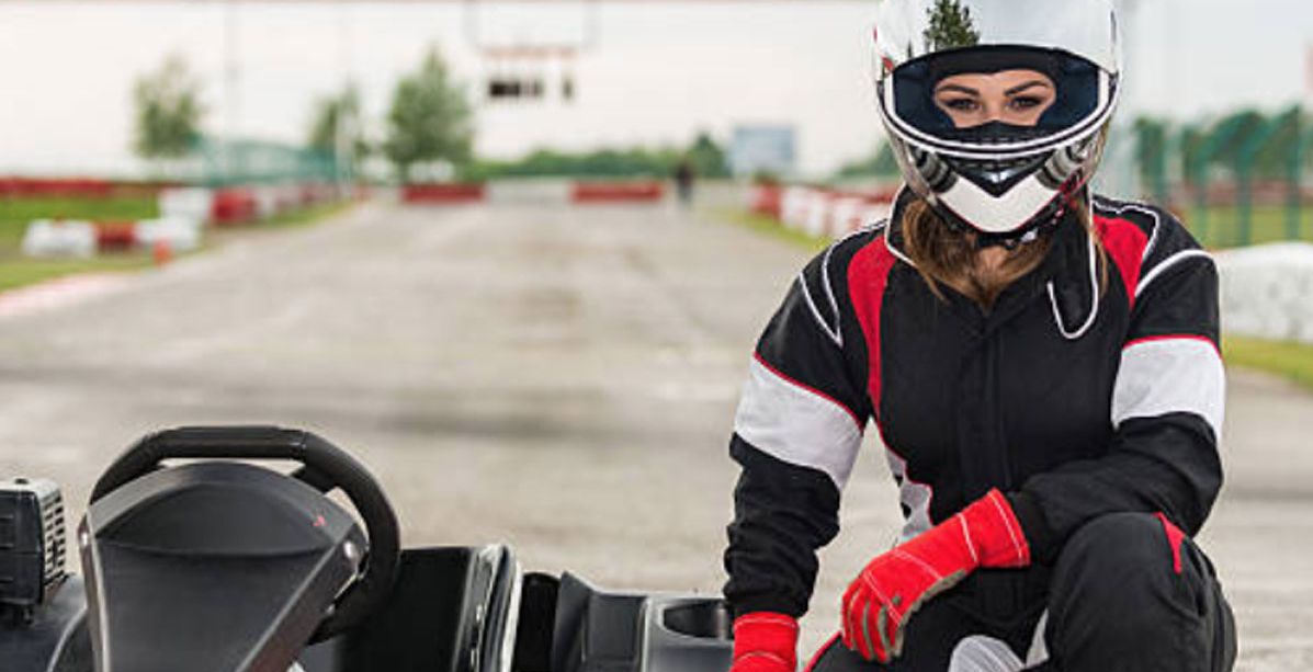 نساء عربيات في سباق السيارات