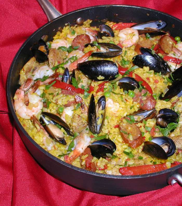 المطبخ الاسباني يعتمد على ثمار البحر الطازجة والأرز، فإحتلّ مرتبة في قائمة المطابخ الصحية