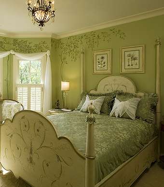 ستائر لمجرد الديكور