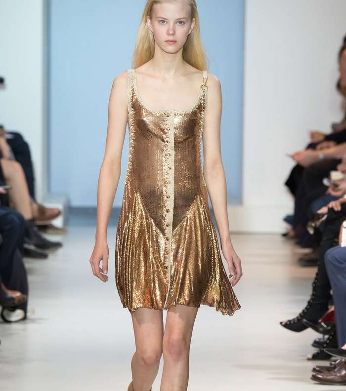 لصيف 2016 اختاري الفساتين بالرباط الرفيع من Paco Rabanne