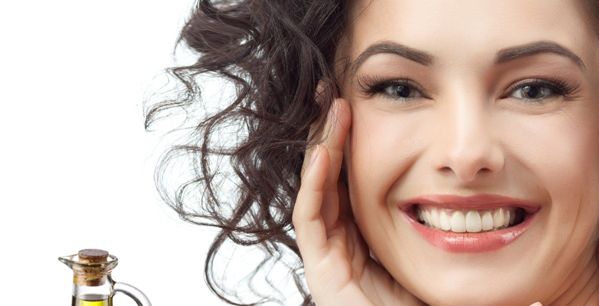 أبرز فوائد زيت الزيتون للبشره