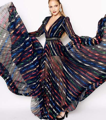 جنيفر لوبيز بفستان Blumarine خلال برايمات اميركان ايدول