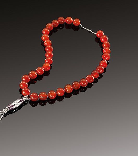 مسبحة Grande Ellipse مميّزة اللّون من Mouawad