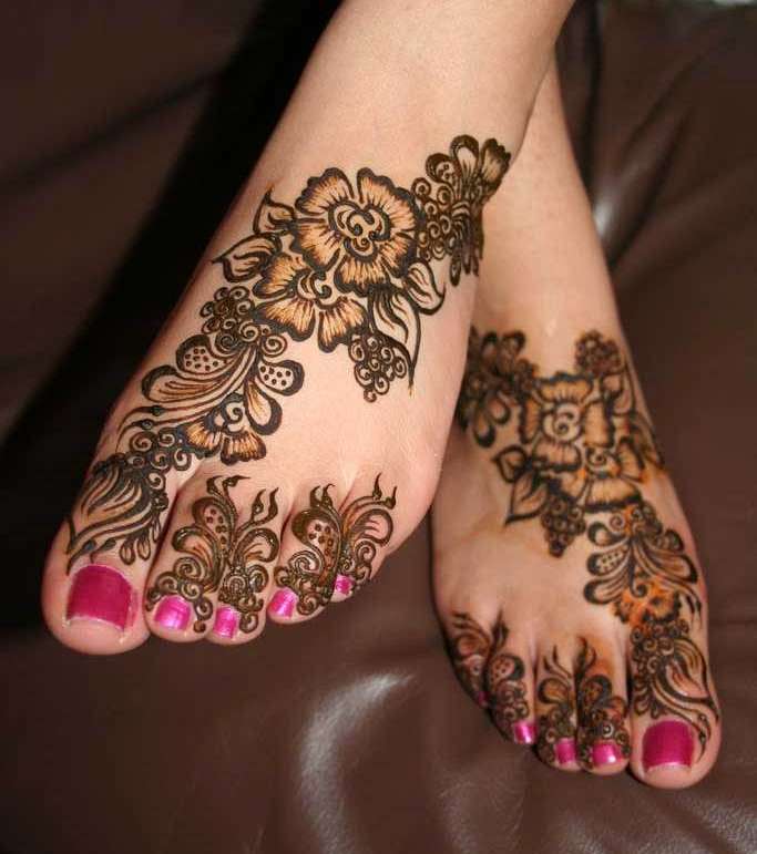 الحناء على القدمين...أبرز الخطوات