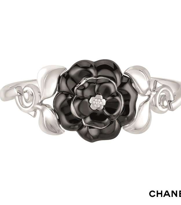 إختاري سوار Camelia من CHANEL لإطلالة مميّزة