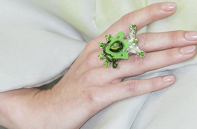 بالصور، 5 صيحات طلاء اظافر لزفافك من اسبوع باريس