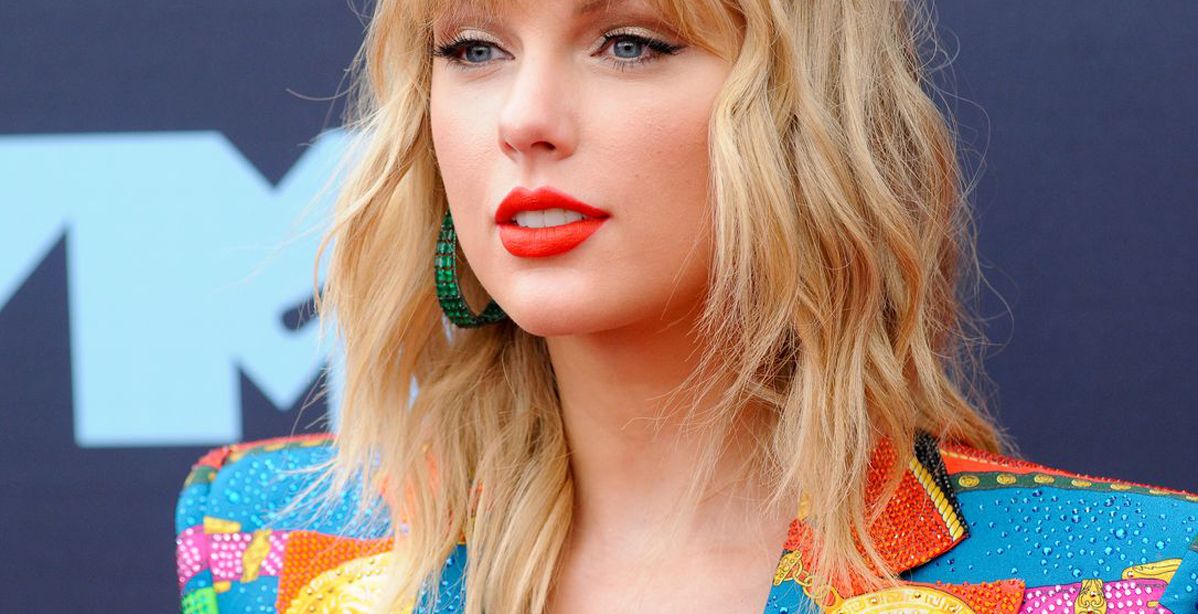 خدع غير متوقعة يعتمدنها النجمات ليبدين جميلات في الصور