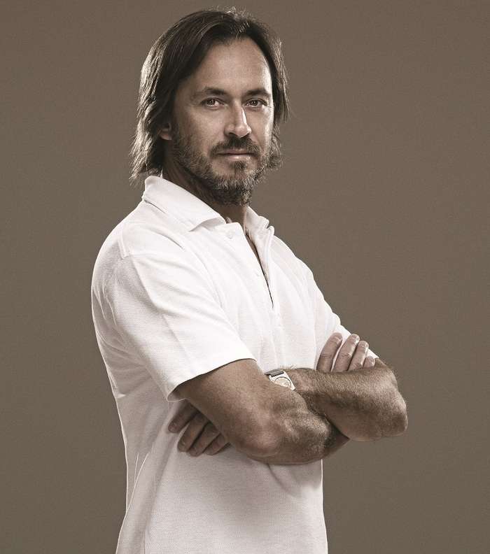 من الذين شاركوا في تصميم حقائب مميّزة للويس فويتون، Marc Newson