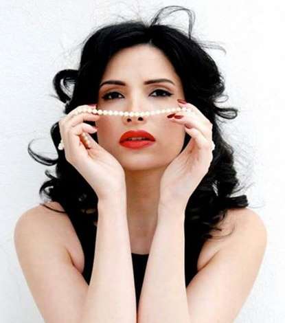 الممثلة اللبنانية بياريت قطربي بأنامل نبيل مخول 