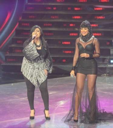 مايا دياب تعتمد موضة الفساتين الشفافة في ستار اكاديمي