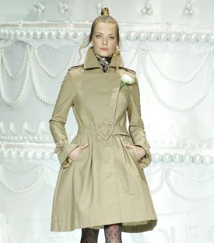 تعاون H&M مع علامة Victor & Rolf عام 2006