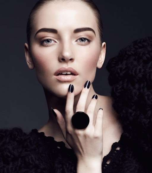 الماكياج النيود يعطي وجهك المدى الناعم