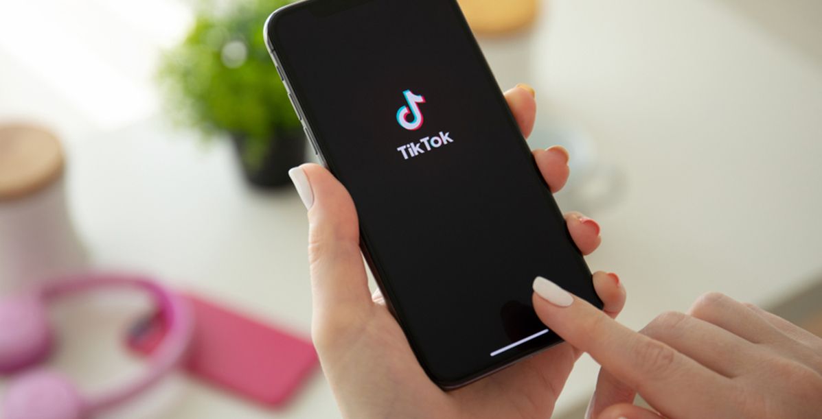 كيف يتفاعل سكان الإمارات مع البرامج الرمضانية على تيك توك