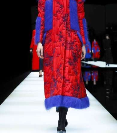 تعرفي على اخر صيحات موضة الالوان مع مجموعة علامة Giorgio Armani الجديدة