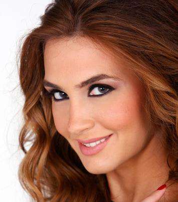 إطلالة الملكة الانيقة مع رينا شيباني