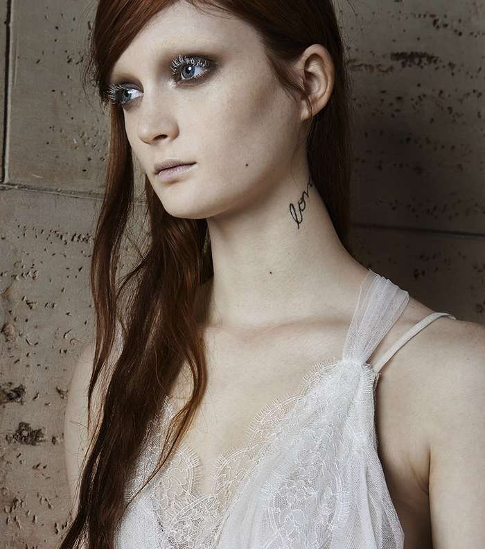 السموكي على العيون يكرّس تفرّد فيرا وانغ 