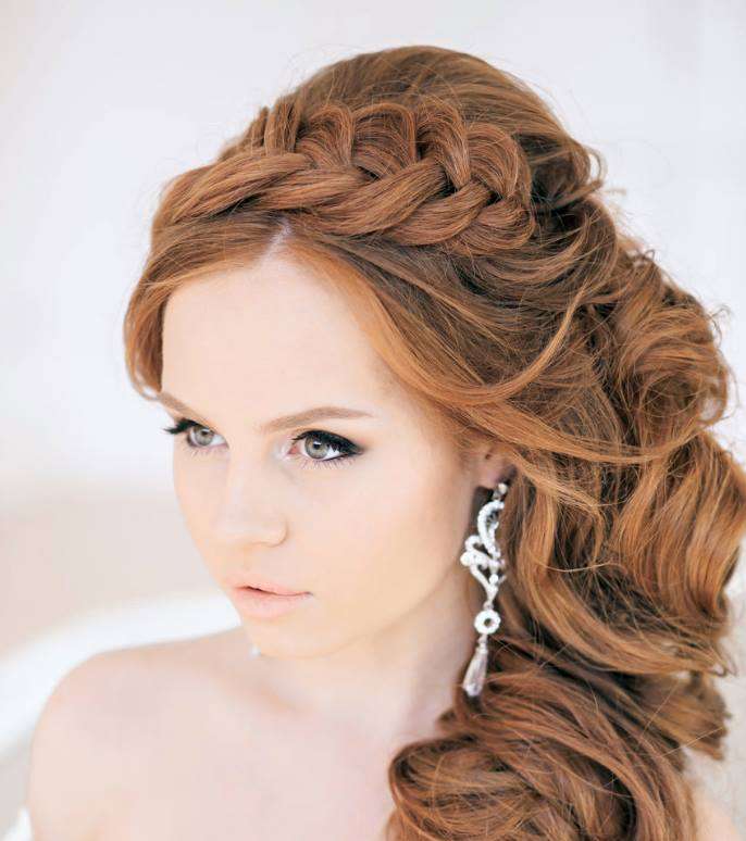 تسريحة جانبية ملفتة