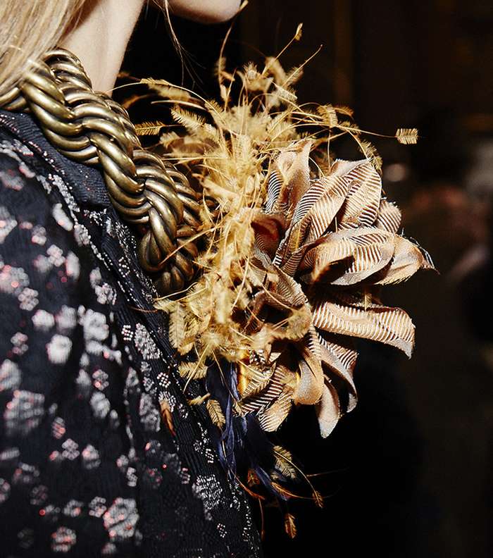 من Dries Van noten، اليك موضة العقد الكبير لشتاء 2016