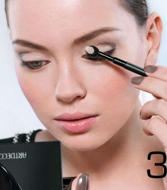 صور مكياج تكبير العيون