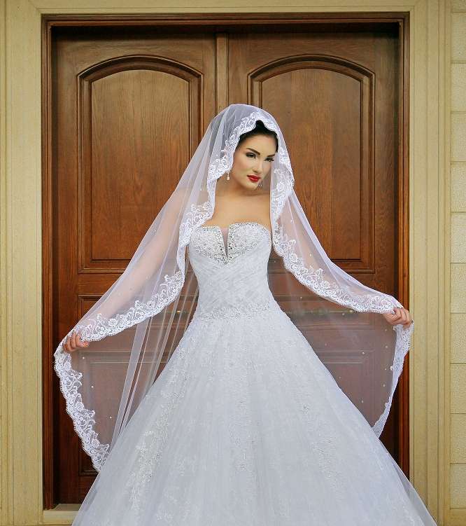 فستان مميّز لزفافك من غابي صليبا 